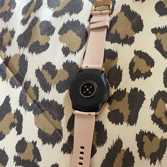 Samsung Galaxy Watch Rose Gold 42 mm Brand New - Picture 4 of 6